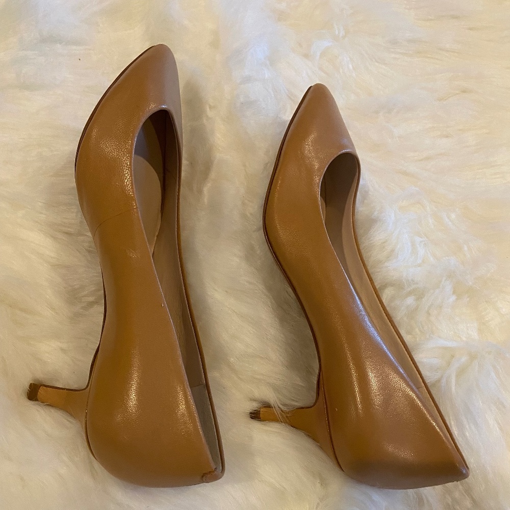 Ladies Nine West camel leather heels size 5